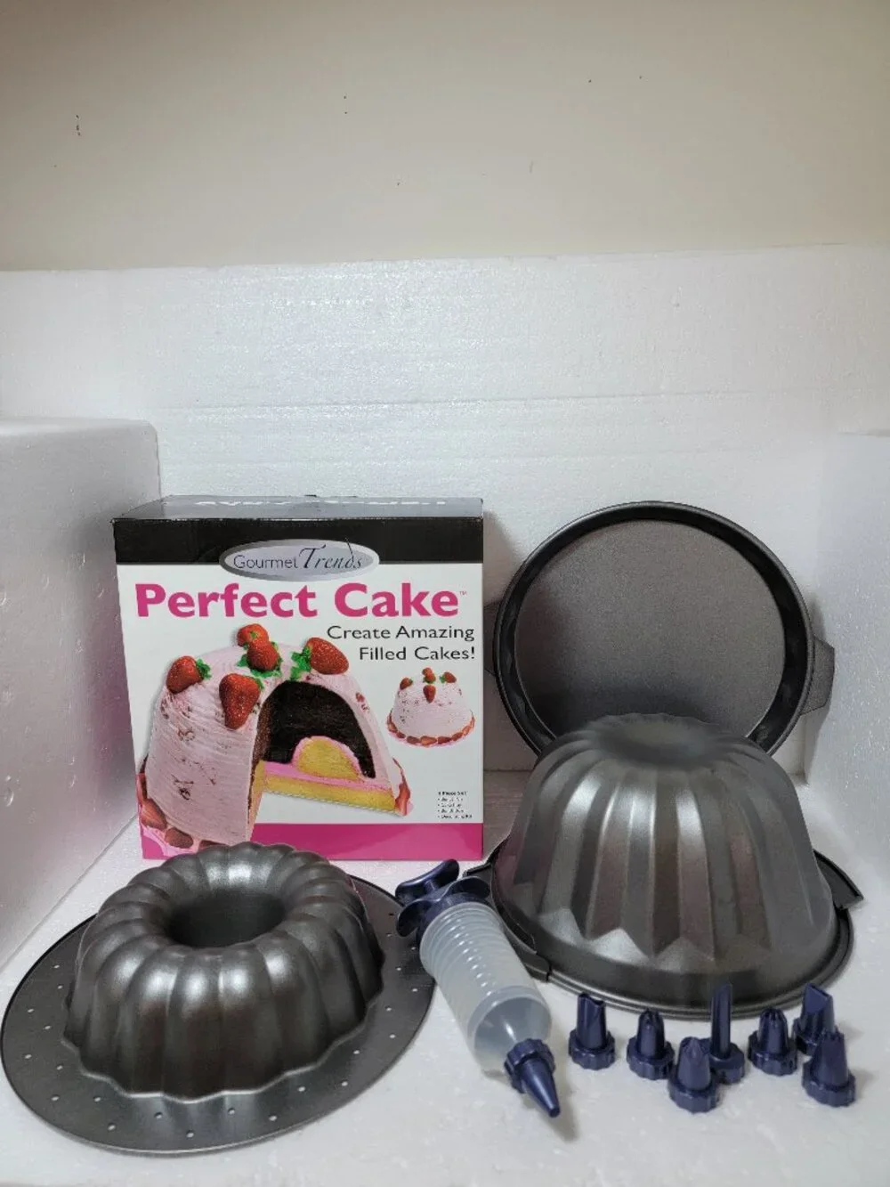 Gourmet Trends 4-Piece Filled Cake Set with Decorating Kit
